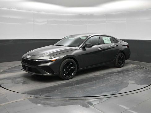 New 2026 Hyundai Elantra SEL Sport Premium FWD image 4