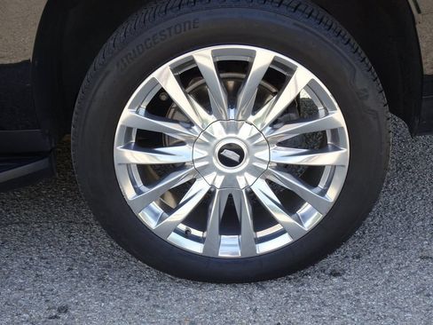 Used 2022 Cadillac Escalade ESV Premium Luxury AWD/4WD image 24
