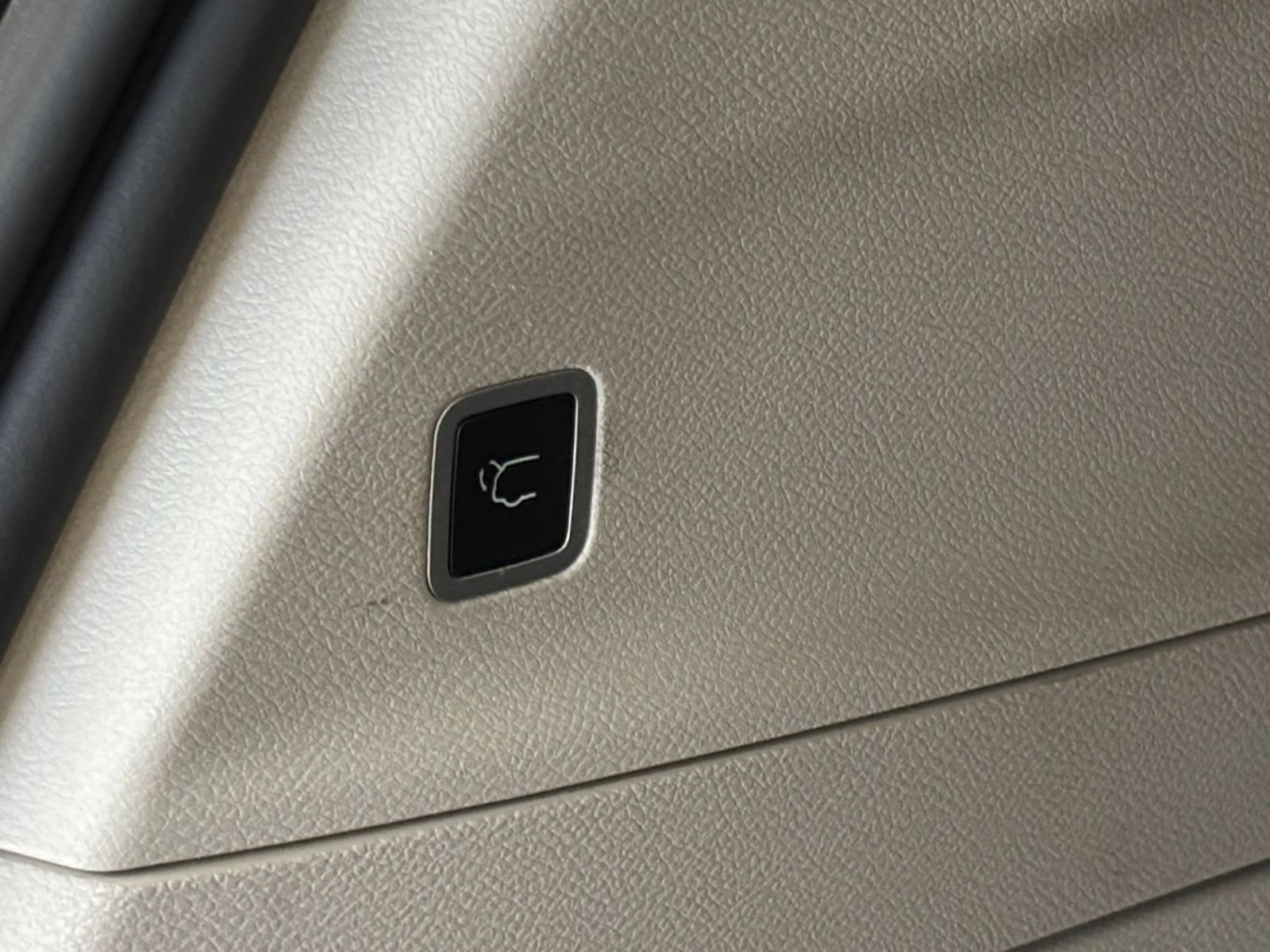 Used 2023 Chrysler Pacifica Touring-L FWD image 22