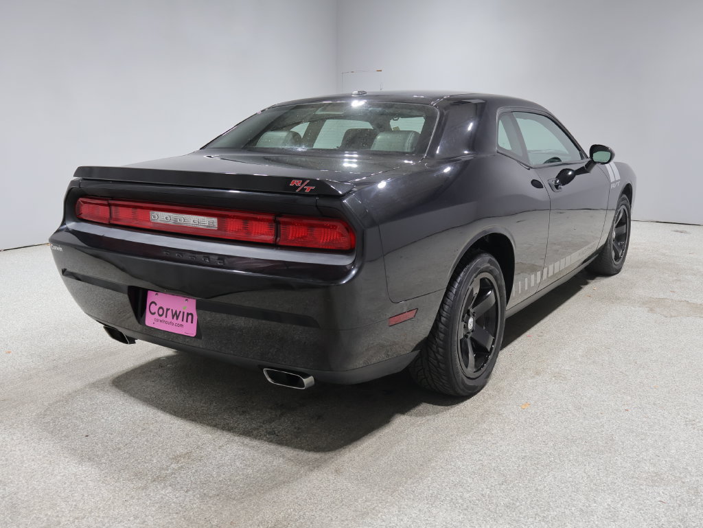 Used 2009 Dodge Challenger R/T RWD image 2