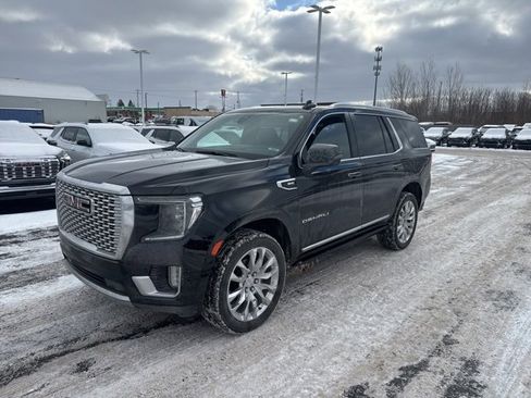 Used 2021 GMC Yukon Denali w/ Denali Premium Package image 3