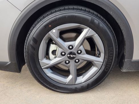 Used 2025 Kia K4 LXS image 14