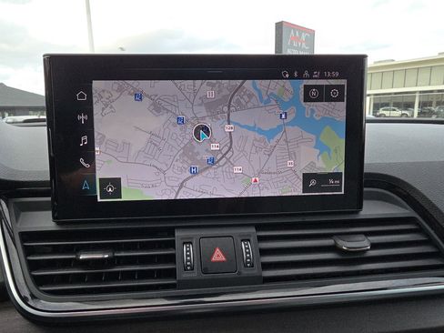 Used 2021 Audi Q5 e Premium Plus w/ Premium Plus Package image 61