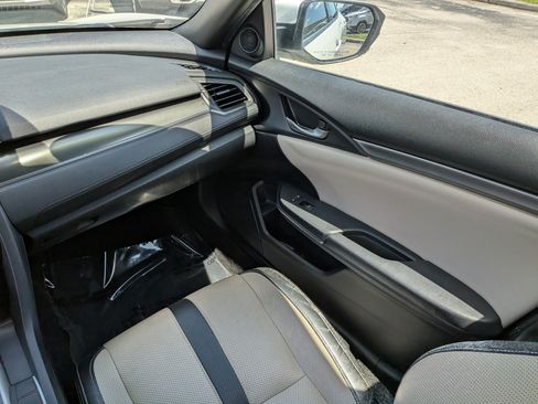 Used 2017 Honda Civic EX image 16