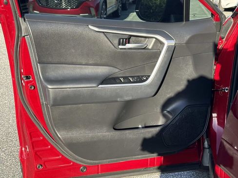 Used 2025 Toyota RAV4 XLE w/ Convenience Package image 22