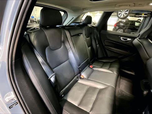 Certified 2024 Volvo XC60 B5 Plus image 19