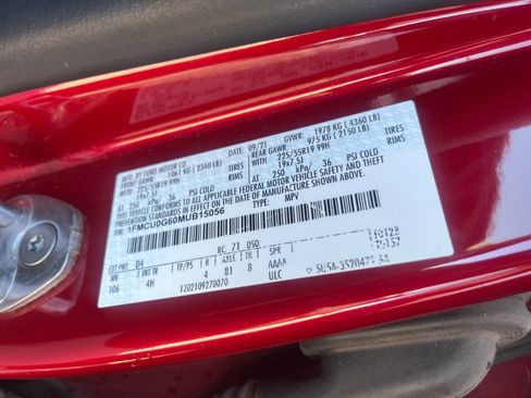 Used 2021 Ford Escape SE w/ SE Sport Appearance Package image 25