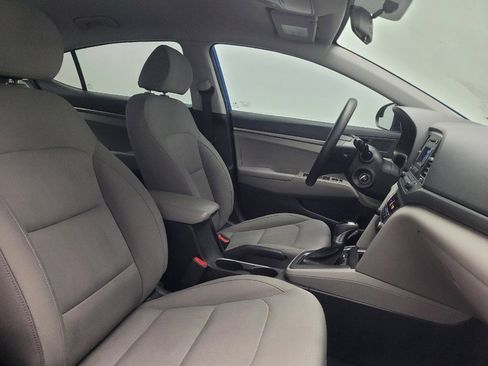 Used 2017 Hyundai Elantra SE image 21