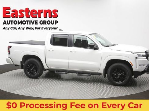 Used 2023 Nissan Frontier SV w/ Midnight Edition Package AWD/4WD image 43
