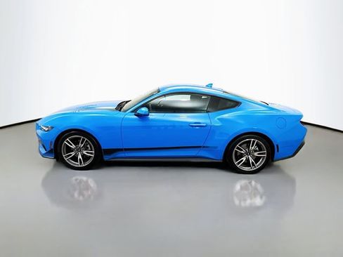 Used 2024 Ford Mustang Coupe image 4