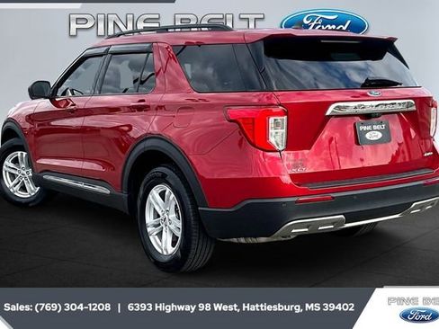 Used 2022 Ford Explorer XLT w/ Equipment Group 202A image 2