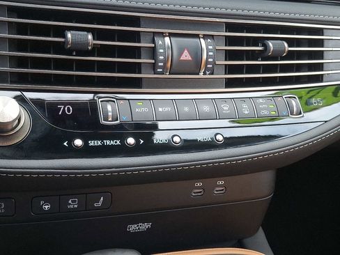 Used 2024 Lexus LS 500 AWD w/ Luxury Package image 17