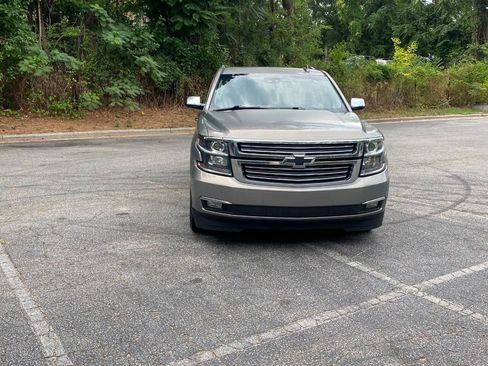 Used 2017 Chevrolet Suburban Premier RWD image 2