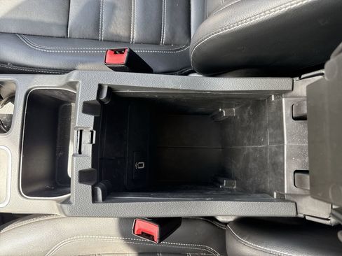 Used 2018 Ford Escape Titanium AWD/4WD image 21