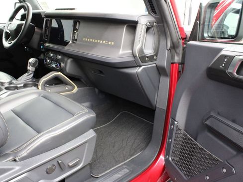 Used 2025 Ford Bronco Badlands AWD/4WD image 39