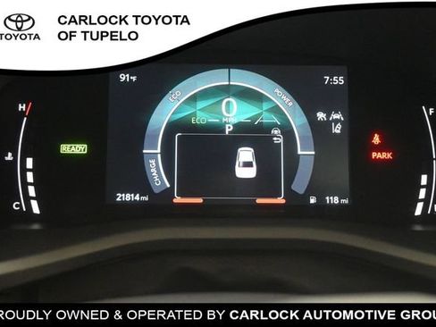 Used 2025 Toyota Camry SE w/ Convenience Package FWD image 28
