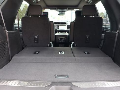 Used 2024 GMC Yukon Denali w/ Advanced Technology Package AWD/4WD image 22