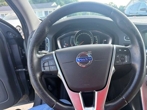 Used 2017 Volvo V60 T5 Cross Country w/ Convenience Package AWD/4WD image 20