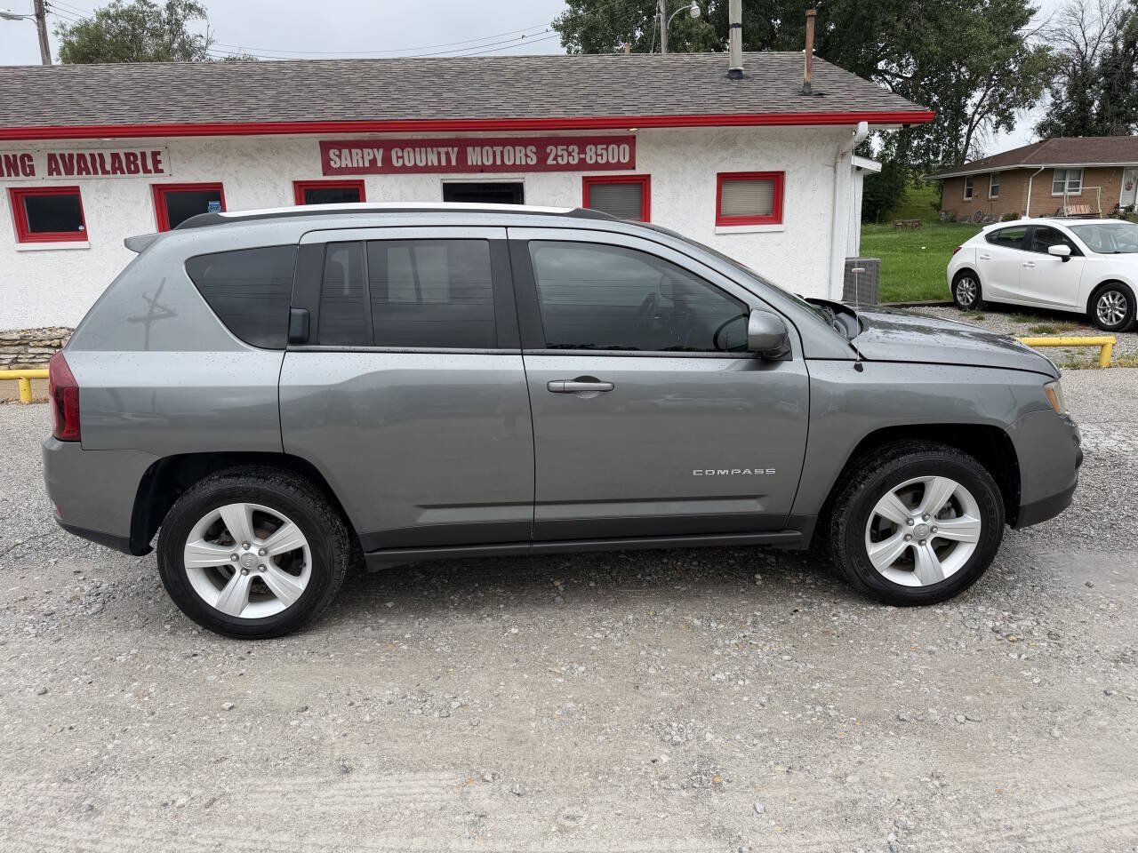 Used 2014 Jeep Compass Latitude AWD/4WD image 2