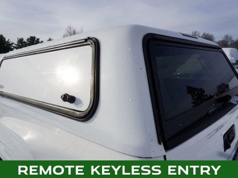 Used 2021 Toyota Tacoma SR image 5