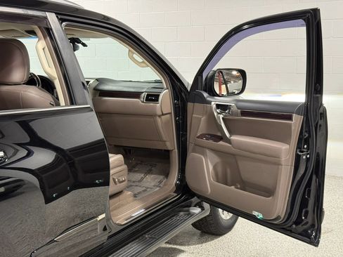 Used 2014 Lexus GX 460 Luxury w/ Driver Support Package AWD/4WD image 38