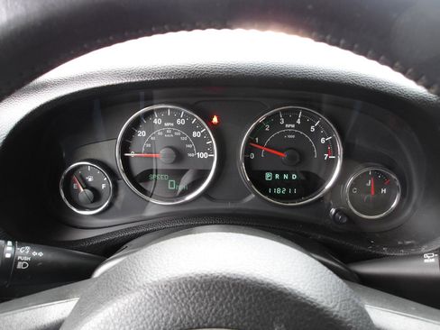 Used 2014 Jeep Wrangler Unlimited Sahara w/ Mopar Chrome Edition Group AWD/4WD image 17