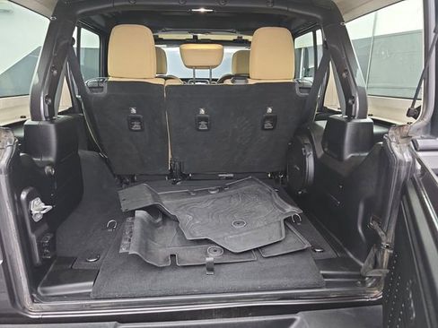 Used 2018 Jeep Wrangler Unlimited Sport S AWD/4WD image 37