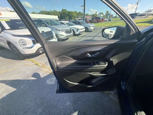 Used 2022 GMC Terrain SLE w/ Driver Convenience Package FWD image 13