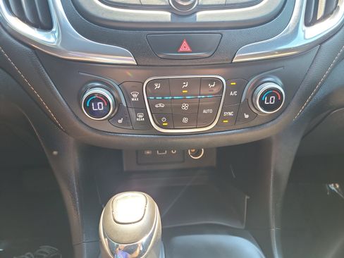 Used 2019 Chevrolet Equinox LT FWD image 32