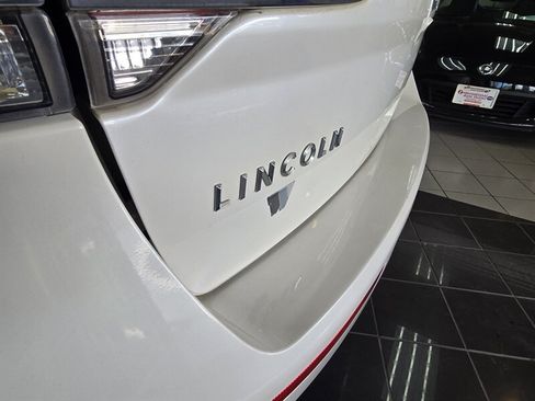 Used 2014 Lincoln MKX AWD w/ Equipment Group 102A image 41