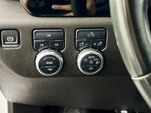 Used 2025 GMC Sierra 3500 SLE w/ SLE Value Package image 17