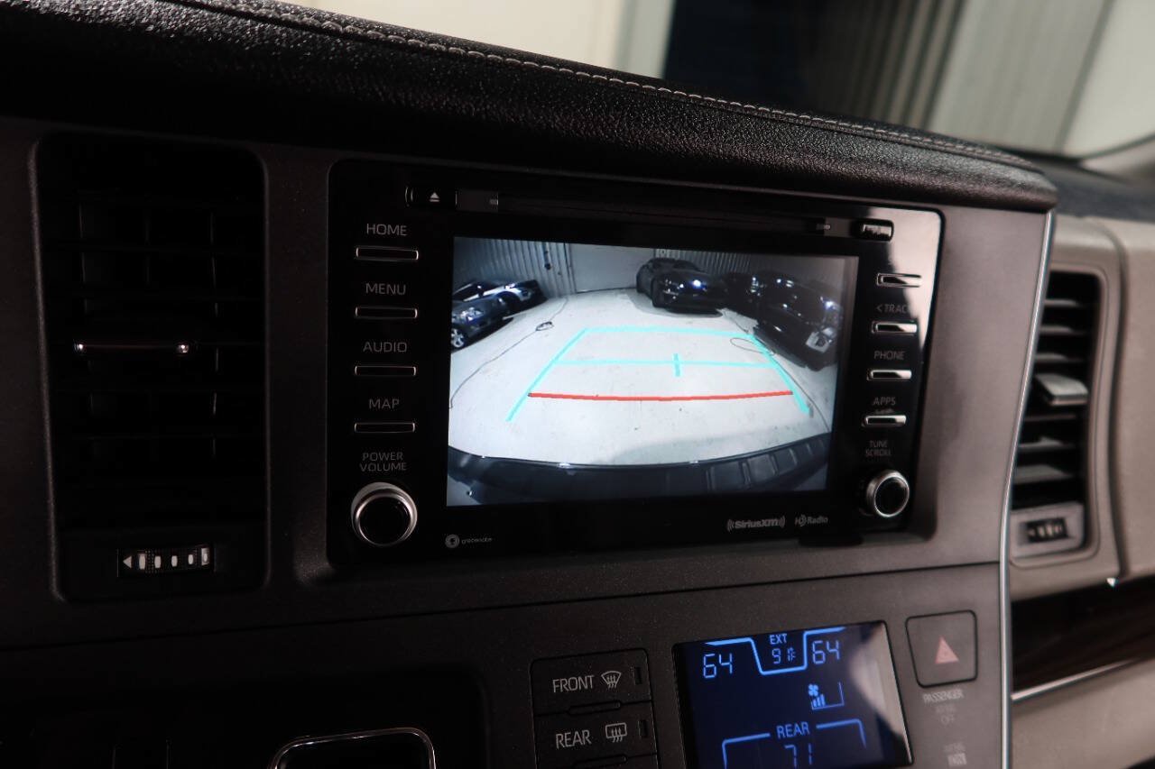 Used 2019 Toyota Sienna XLE w/ XLE Navigation Package FWD image 25