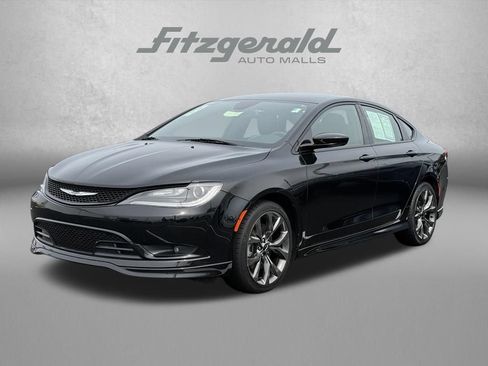 Used 2016 Chrysler 200 S w/ Navigation & Sound Group I FWD image 3