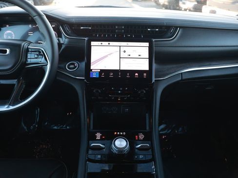 New 2025 Jeep Grand Cherokee L Overland image 24