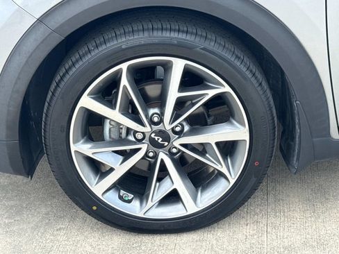 Used 2022 Kia Niro Touring Special Edition FWD image 5