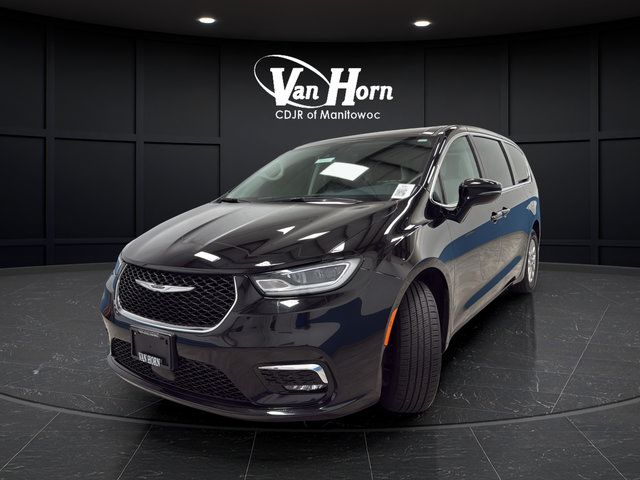 Used 2024 Chrysler Pacifica Touring-L FWD image 3