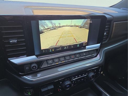 Used 2022 Chevrolet Silverado 1500 High Country w/ High Country Premium Package image 17