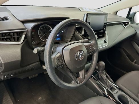 Used 2021 Toyota Corolla LE image 18