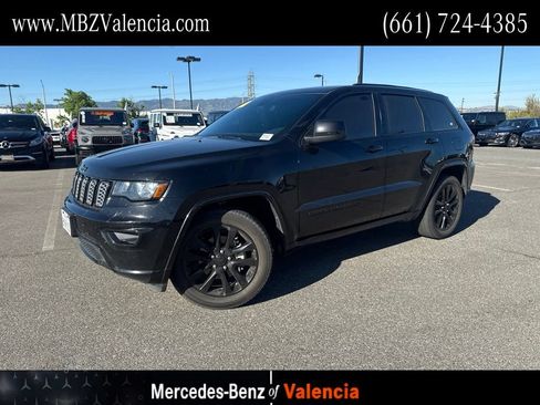 Used 2019 Jeep Grand Cherokee Altitude RWD image 1