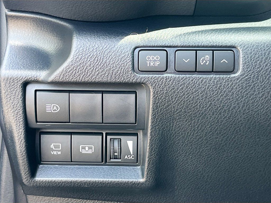 Used 2025 Lexus IS 500 w/ Accessory Package RWD image 10