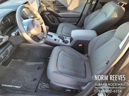 Used 2024 Subaru Crosstrek 2.0i Premium image 3