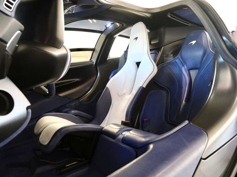 Used 2020 McLaren Speedtail image 13