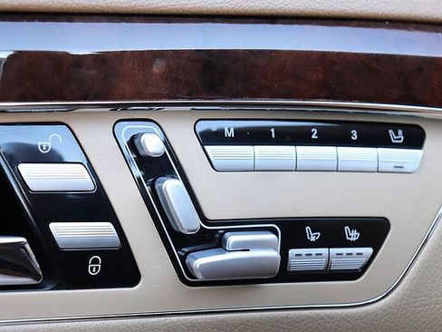 Used 2010 Mercedes-Benz S 550 image 35