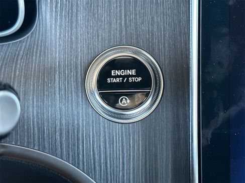 New 2025 Mercedes-Benz C 300 4MATIC Sedan image 23