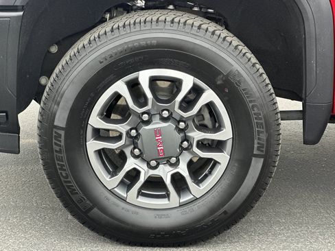 Used 2025 GMC Sierra 2500 SLT w/ SLT Premium Package AWD/4WD image 33