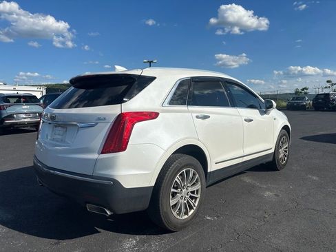 Used 2017 Cadillac XT5 Luxury w/ Driver Awareness Package FWD image 2