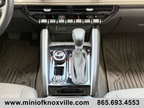 Used 2024 Chevrolet Colorado ZR2 w/ ZR2 Convenience Package III AWD/4WD image 21