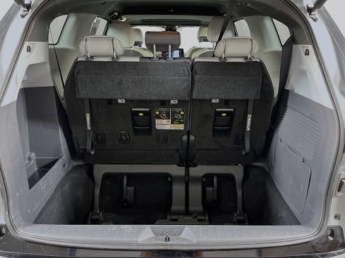 Used 2024 Toyota Sienna XSE AWD/4WD image 10