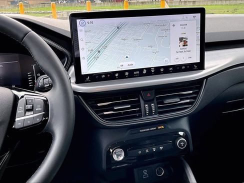 Used 2023 Ford Escape SE image 7