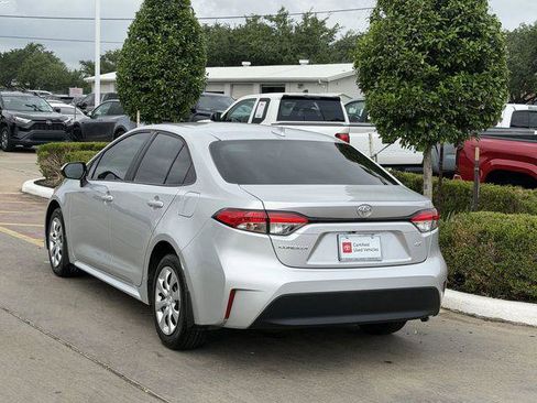 Certified 2025 Toyota Corolla LE FWD image 5